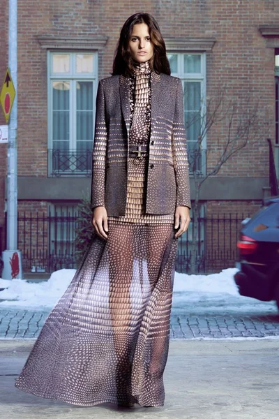 Look 18